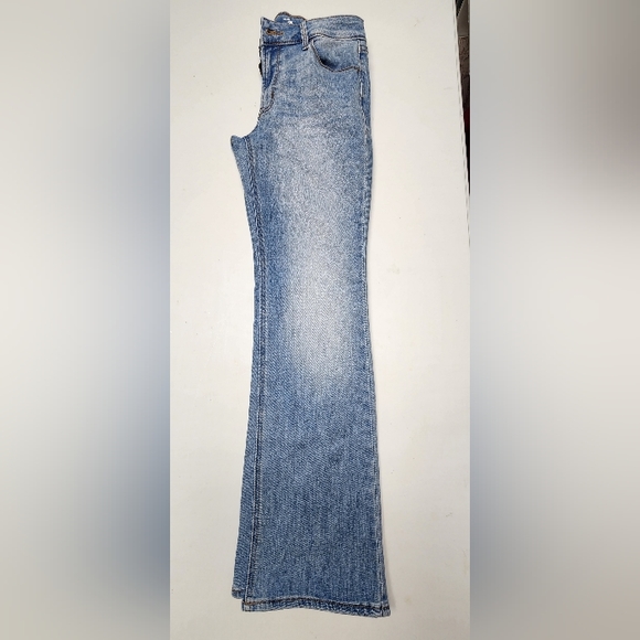 Old Navy, Mid-Rise Wow Boot-Cut Jeans, 4P - Picture 6 of 8